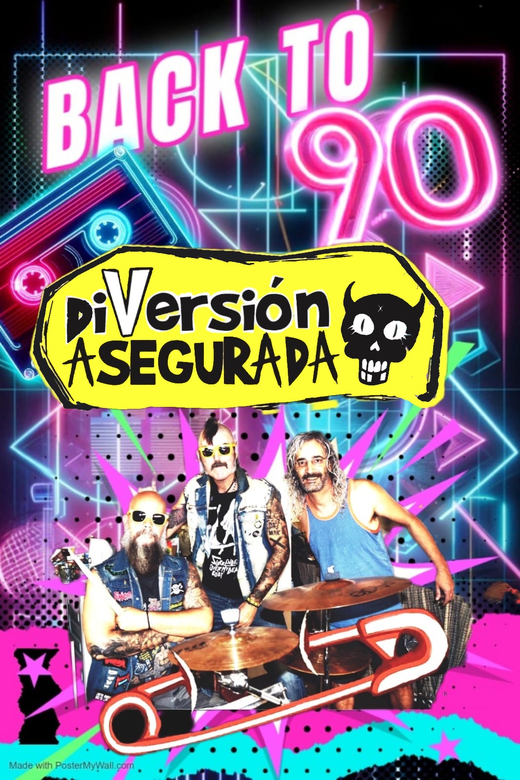 Diversión Asegurada en concierto